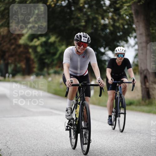 30.08.2026 - Elbe Triathlon Hamburg Michael Burmester http://msf.ph/oto/10074415 30.08.2026 10:47:51 Radfahren 926, 934, 1013, 1335 meine-sportfotos.de