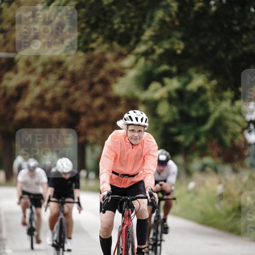 30.08.2026 - Elbe Triathlon Hamburg Michael Burmester http://msf.ph/oto/10074422 30.08.2026 10:47:58 Radfahren 858, 954, 982, 1109, 1125, 1195, 1254, 1335 meine-sportfotos.de
