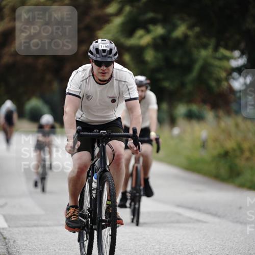 30.08.2026 - Elbe Triathlon Hamburg Michael Burmester http://msf.ph/oto/10074428 30.08.2026 10:48:01 Radfahren 858, 954, 982, 1035, 1109, 1125, 1195, 1254 meine-sportfotos.de