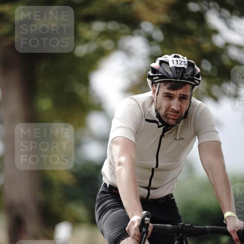 30.08.2026 - Elbe Triathlon Hamburg Michael Burmester http://msf.ph/oto/10074431 30.08.2026 10:48:03 Radfahren 858, 954, 1035, 1109, 1125, 1195 meine-sportfotos.de