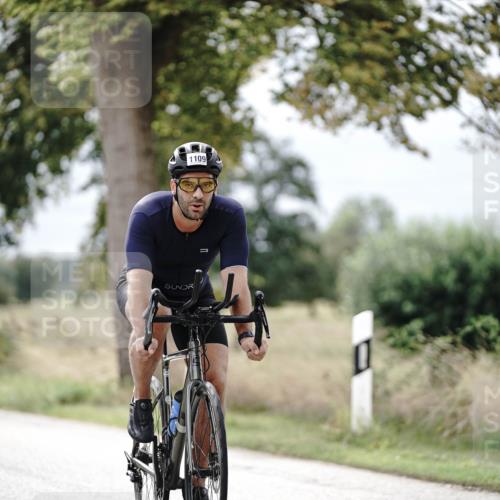 30.08.2026 - Elbe Triathlon Hamburg Michael Burmester http://msf.ph/oto/10074433 30.08.2026 10:48:05 Radfahren 858, 1035, 1109, 1125, 1195 meine-sportfotos.de