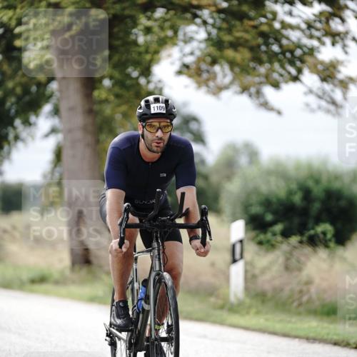 30.08.2026 - Elbe Triathlon Hamburg Michael Burmester http://msf.ph/oto/10074434 30.08.2026 10:48:05 Radfahren 858, 1035, 1109, 1125, 1195 meine-sportfotos.de