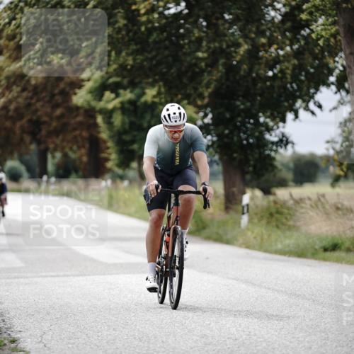 30.08.2026 - Elbe Triathlon Hamburg Michael Burmester http://msf.ph/oto/10074438 30.08.2026 10:48:08 Radfahren 836, 858, 1035, 1156 meine-sportfotos.de