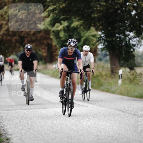 30.08.2026 - Elbe Triathlon Hamburg Michael Burmester http://msf.ph/oto/10074456 30.08.2026 10:48:22 Radfahren 957, 958, 1059, 1070, 1083, 1102, 1174, 1318 meine-sportfotos.de