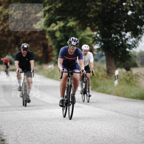 30.08.2026 - Elbe Triathlon Hamburg Michael Burmester http://msf.ph/oto/10074457 30.08.2026 10:48:22 Radfahren 957, 958, 1059, 1070, 1083, 1102, 1174, 1318 meine-sportfotos.de