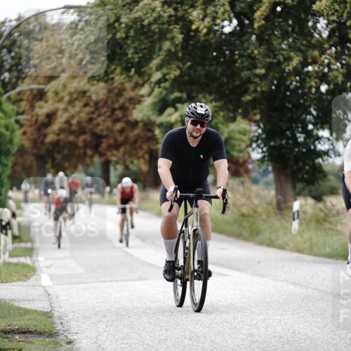 30.08.2026 - Elbe Triathlon Hamburg Michael Burmester http://msf.ph/oto/10074460 30.08.2026 10:48:24 Radfahren 957, 958, 1059, 1083, 1102, 1142, 1174, 1308, 1318 meine-sportfotos.de