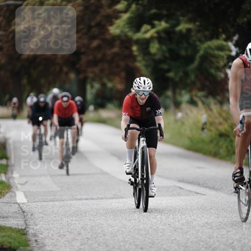 30.08.2026 - Elbe Triathlon Hamburg Michael Burmester http://msf.ph/oto/10074462 30.08.2026 10:48:27 Radfahren 957, 1059, 1102, 1142, 1148, 1174, 1209, 1308, 1318 meine-sportfotos.de
