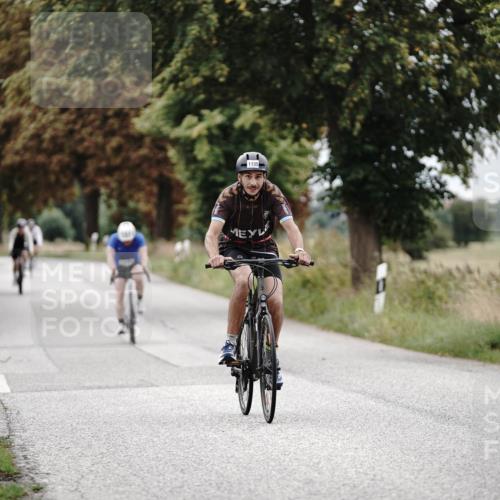 30.08.2026 - Elbe Triathlon Hamburg Michael Burmester http://msf.ph/oto/10074511 30.08.2026 10:48:59 Radfahren 907, 1135, 1177 meine-sportfotos.de