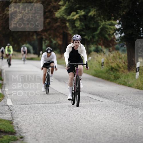 30.08.2026 - Elbe Triathlon Hamburg Michael Burmester http://msf.ph/oto/10074518 30.08.2026 10:49:05 Radfahren 907, 1056, 1177 meine-sportfotos.de
