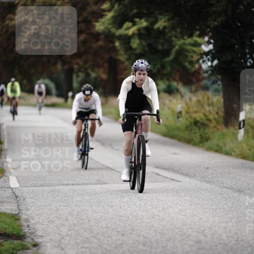 30.08.2026 - Elbe Triathlon Hamburg Michael Burmester http://msf.ph/oto/10074519 30.08.2026 10:49:05 Radfahren 907, 1056, 1177 meine-sportfotos.de