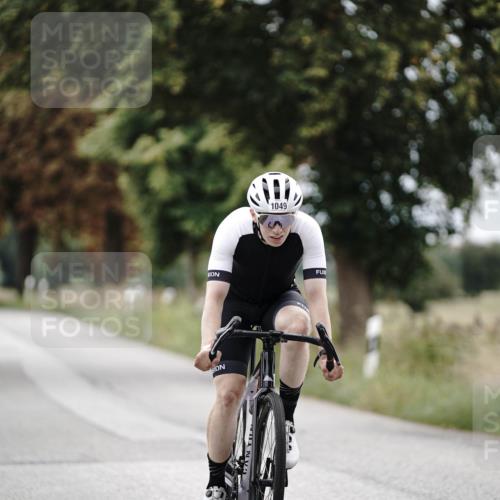 30.08.2026 - Elbe Triathlon Hamburg Michael Burmester http://msf.ph/oto/10074532 30.08.2026 10:49:17 Radfahren 991, 1049 meine-sportfotos.de