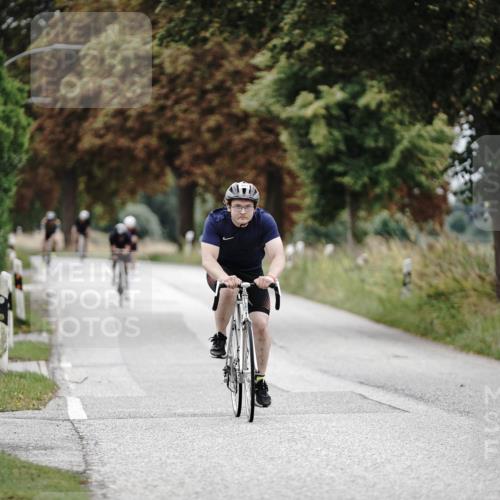 30.08.2026 - Elbe Triathlon Hamburg Michael Burmester http://msf.ph/oto/10074536 30.08.2026 10:49:22 Radfahren 991, 1211, 1285 meine-sportfotos.de