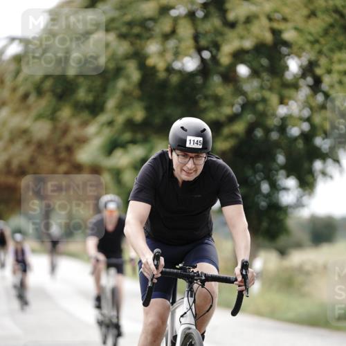 30.08.2026 - Elbe Triathlon Hamburg Michael Burmester http://msf.ph/oto/10074571 30.08.2026 10:50:17 Radfahren 833, 1006, 1145, 1346, 1621 meine-sportfotos.de