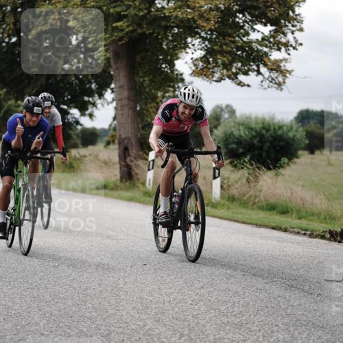 30.08.2026 - Elbe Triathlon Hamburg Michael Burmester http://msf.ph/oto/10074632 30.08.2026 10:51:01 Radfahren 1009, 1025, 1071, 1298, 1303, 1341 meine-sportfotos.de