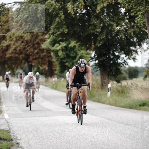 30.08.2026 - Elbe Triathlon Hamburg Michael Burmester http://msf.ph/oto/10074642 30.08.2026 10:51:07 Radfahren 988, 1100, 1273, 1298, 1341, 1347 meine-sportfotos.de