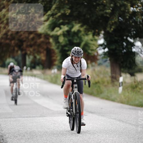 30.08.2026 - Elbe Triathlon Hamburg Michael Burmester http://msf.ph/oto/10074715 30.08.2026 10:51:59 Radfahren 912, 1074, 1101, 1104, 1216, 1302 meine-sportfotos.de