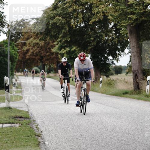 30.08.2026 - Elbe Triathlon Hamburg Michael Burmester http://msf.ph/oto/10074740 30.08.2026 10:52:14 Radfahren 947, 1258, 1278, 1287, 1311 meine-sportfotos.de