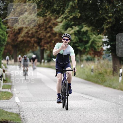 30.08.2026 - Elbe Triathlon Hamburg Michael Burmester http://msf.ph/oto/10074802 30.08.2026 10:53:09 Radfahren 455, 813, 1092, 1115, 1225, 1345 meine-sportfotos.de