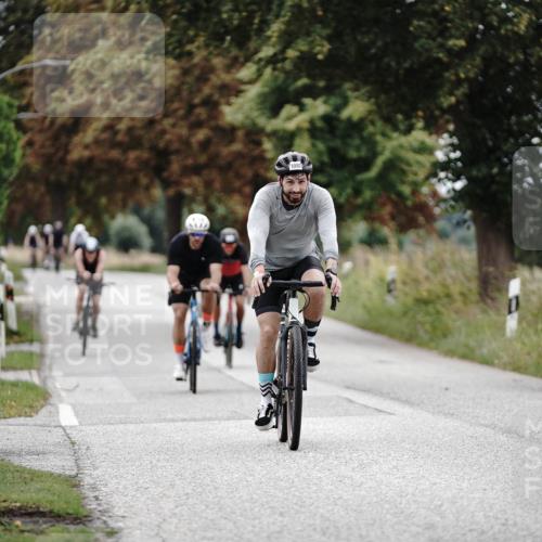 30.08.2026 - Elbe Triathlon Hamburg Michael Burmester http://msf.ph/oto/10074808 30.08.2026 10:53:13 Radfahren 455, 1092, 1225, 1245, 1345 meine-sportfotos.de