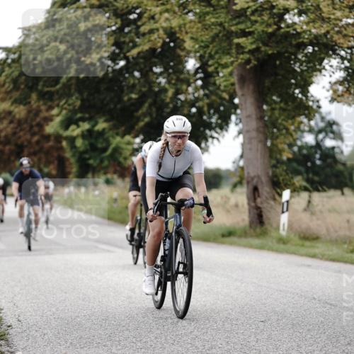 30.08.2026 - Elbe Triathlon Hamburg Michael Burmester http://msf.ph/oto/10074823 30.08.2026 10:53:23 Radfahren 893, 962, 998, 1073, 1210, 1306, 1442 meine-sportfotos.de