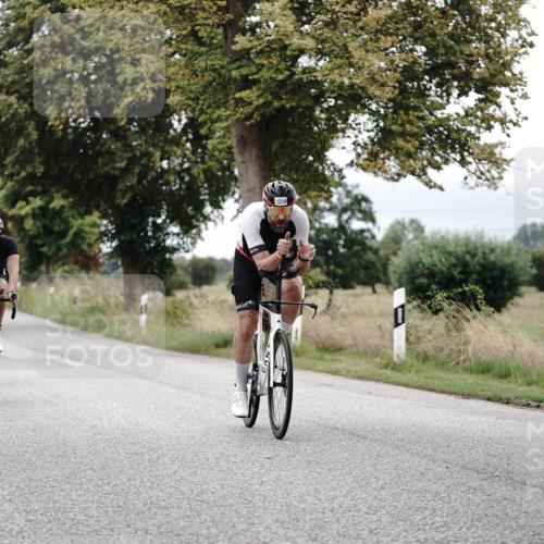 30.08.2026 - Elbe Triathlon Hamburg Michael Burmester http://msf.ph/oto/10074832 30.08.2026 10:53:26 Radfahren 962, 998, 1073, 1210, 1306, 1442 meine-sportfotos.de
