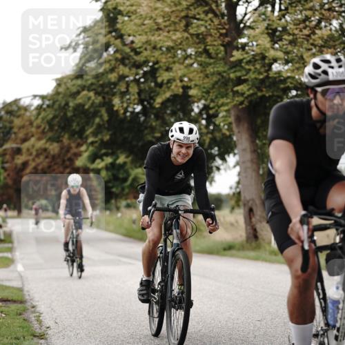 30.08.2026 - Elbe Triathlon Hamburg Michael Burmester http://msf.ph/oto/10074836 30.08.2026 10:53:27 Radfahren 962, 998, 1073, 1210, 1265, 1306 meine-sportfotos.de