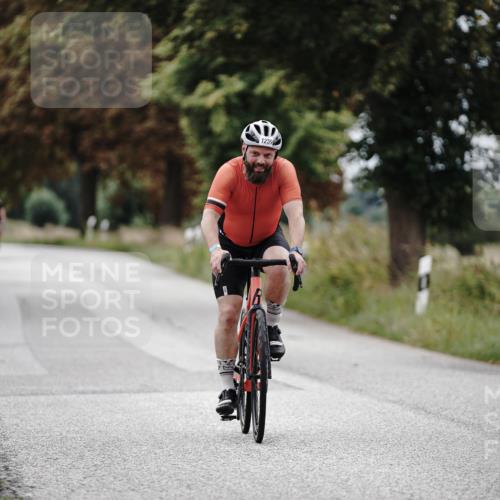 30.08.2026 - Elbe Triathlon Hamburg Michael Burmester http://msf.ph/oto/10074871 30.08.2026 10:54:15 Radfahren 1239, 1324 meine-sportfotos.de