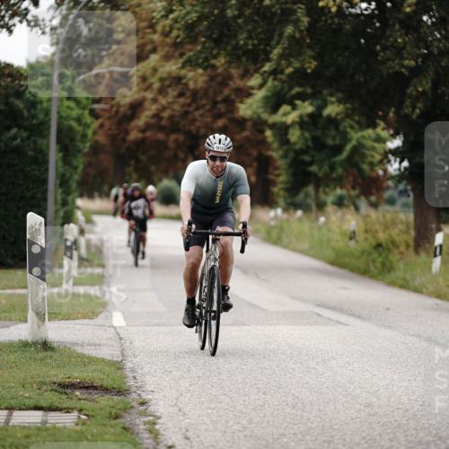 30.08.2026 - Elbe Triathlon Hamburg Michael Burmester http://msf.ph/oto/10074881 30.08.2026 10:54:37 Radfahren 1012 meine-sportfotos.de