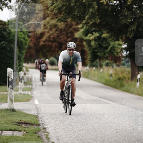 30.08.2026 - Elbe Triathlon Hamburg Michael Burmester http://msf.ph/oto/10074882 30.08.2026 10:54:37 Radfahren 1012 meine-sportfotos.de
