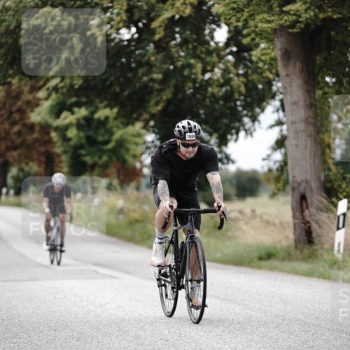 30.08.2026 - Elbe Triathlon Hamburg Michael Burmester http://msf.ph/oto/10074957 30.08.2026 10:55:44 Radfahren 975, 1086, 1224, 1422, 1441 meine-sportfotos.de