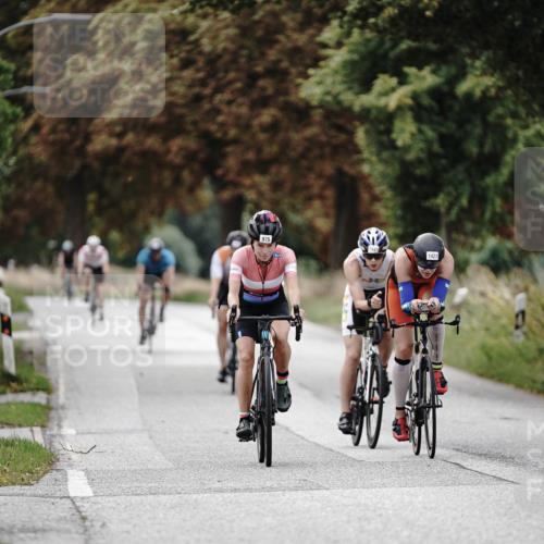 30.08.2026 - Elbe Triathlon Hamburg Michael Burmester http://msf.ph/oto/10074962 30.08.2026 10:55:49 Radfahren 975, 1206, 1252, 1422, 1441 meine-sportfotos.de
