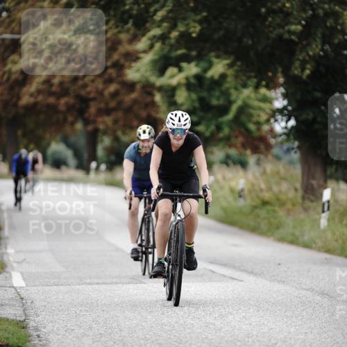 30.08.2026 - Elbe Triathlon Hamburg Michael Burmester http://msf.ph/oto/10074975 30.08.2026 10:56:21 Radfahren 938, 1248, 1294, 1439 meine-sportfotos.de