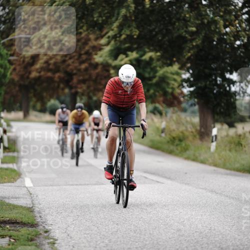 30.08.2026 - Elbe Triathlon Hamburg Michael Burmester http://msf.ph/oto/10075018 30.08.2026 10:57:06 Radfahren 1064, 1151, 1178, 1284, 1444 meine-sportfotos.de