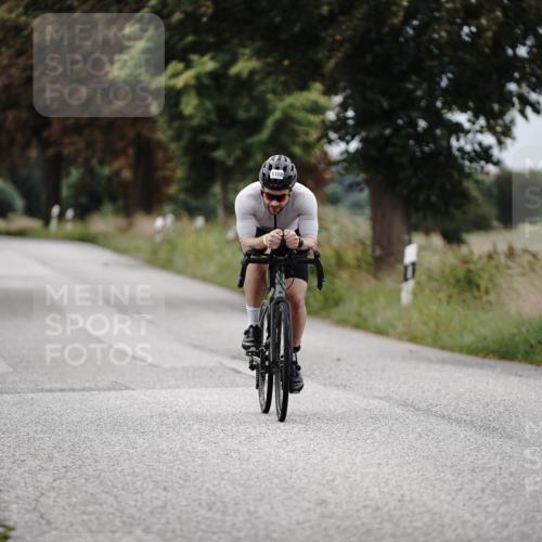 30.08.2026 - Elbe Triathlon Hamburg Michael Burmester http://msf.ph/oto/10075049 30.08.2026 10:57:40 Radfahren 1150, 1183, 1375 meine-sportfotos.de
