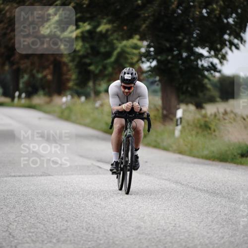 30.08.2026 - Elbe Triathlon Hamburg Michael Burmester http://msf.ph/oto/10075050 30.08.2026 10:57:40 Radfahren 1150, 1183, 1375 meine-sportfotos.de