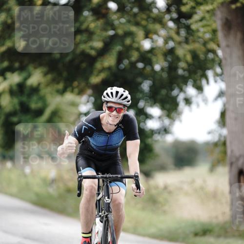 30.08.2026 - Elbe Triathlon Hamburg Michael Burmester http://msf.ph/oto/10075088 30.08.2026 10:58:23 Radfahren 1134, 1199, 1229 meine-sportfotos.de