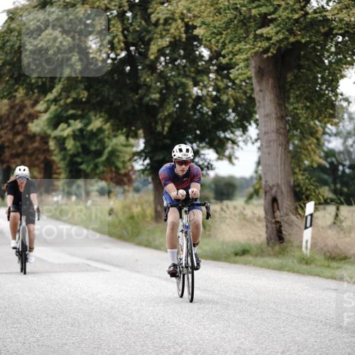 30.08.2026 - Elbe Triathlon Hamburg Michael Burmester http://msf.ph/oto/10075196 30.08.2026 11:00:22 Radfahren 888, 1129, 1237, 1249, 1322, 1333, 1369, 1379 meine-sportfotos.de