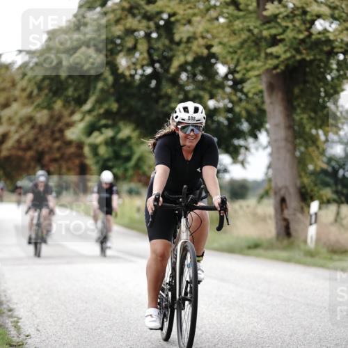 30.08.2026 - Elbe Triathlon Hamburg Michael Burmester http://msf.ph/oto/10075200 30.08.2026 11:00:23 Radfahren 888, 1129, 1237, 1322, 1333, 1369, 1379 meine-sportfotos.de