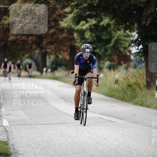 30.08.2026 - Elbe Triathlon Hamburg Michael Burmester http://msf.ph/oto/10075221 30.08.2026 11:00:37 Radfahren 1377, 1455 meine-sportfotos.de