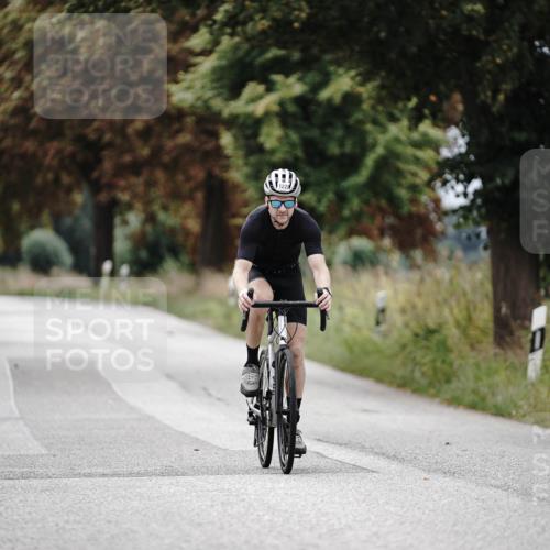 30.08.2026 - Elbe Triathlon Hamburg Michael Burmester http://msf.ph/oto/10075246 30.08.2026 11:01:11 Radfahren 1222, 1230, 1443 meine-sportfotos.de