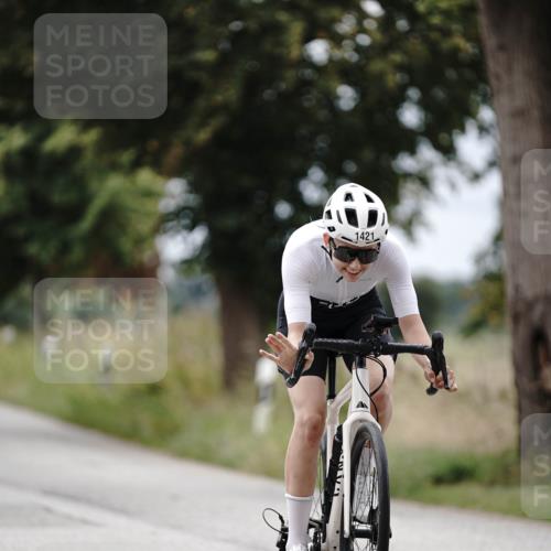 30.08.2026 - Elbe Triathlon Hamburg Michael Burmester http://msf.ph/oto/10075257 30.08.2026 11:01:23 Radfahren 1383, 1421 meine-sportfotos.de