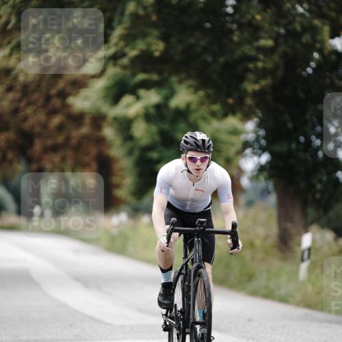 30.08.2026 - Elbe Triathlon Hamburg Michael Burmester http://msf.ph/oto/10075262 30.08.2026 11:01:27 Radfahren 941, 1367, 1383 meine-sportfotos.de
