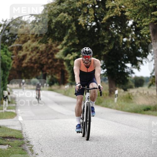30.08.2026 - Elbe Triathlon Hamburg Michael Burmester http://msf.ph/oto/10075288 30.08.2026 11:02:14 Radfahren 1162, 1202, 1423 meine-sportfotos.de