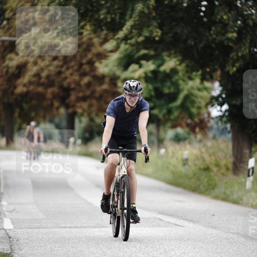 30.08.2026 - Elbe Triathlon Hamburg Michael Burmester http://msf.ph/oto/10075316 30.08.2026 11:02:50 Radfahren 1412, 1448, 1450 meine-sportfotos.de