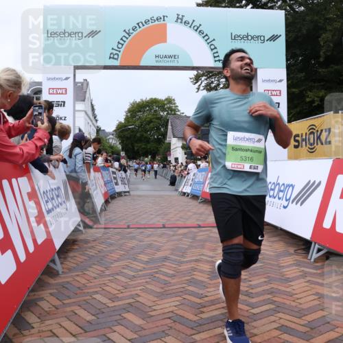 30.08.2026 - Blankeneser Heldenlauf Lena Gebhardt http://msf.ph/oto/10075319 30.08.2026 10:26:31 Ziel 5001, 5316, 5792 meine-sportfotos.de