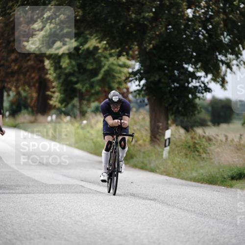 30.08.2026 - Elbe Triathlon Hamburg Michael Burmester http://msf.ph/oto/10075327 30.08.2026 11:03:01 Radfahren 1157, 1285, 1393, 1394 meine-sportfotos.de