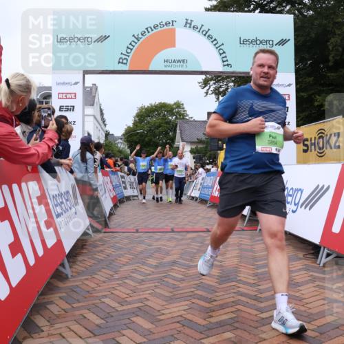 30.08.2026 - Blankeneser Heldenlauf Lena Gebhardt http://msf.ph/oto/10075342 30.08.2026 10:26:41 Ziel 5009, 5219, 5791, 5799, 5800, 5801, 5854 meine-sportfotos.de