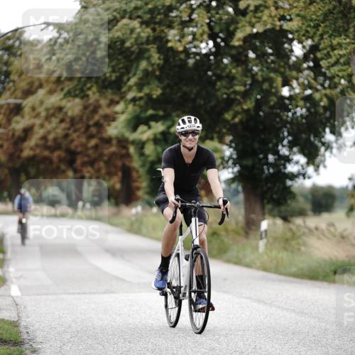 30.08.2026 - Elbe Triathlon Hamburg Michael Burmester http://msf.ph/oto/10075375 30.08.2026 11:03:55 Radfahren 1373, 1428 meine-sportfotos.de