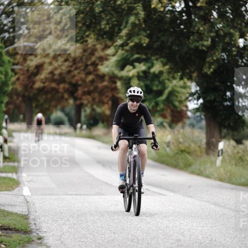 30.08.2026 - Elbe Triathlon Hamburg Michael Burmester http://msf.ph/oto/10075385 30.08.2026 11:04:03 Radfahren 946, 1313, 1428 meine-sportfotos.de