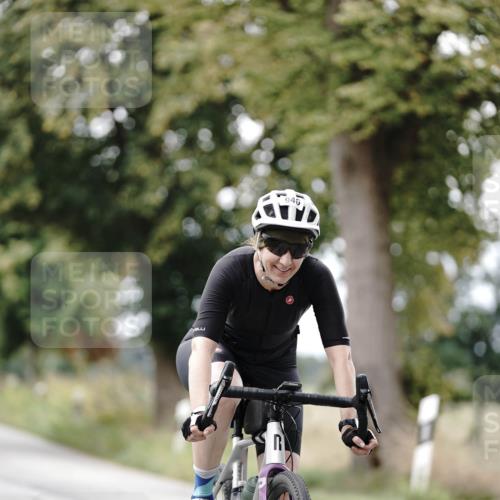 30.08.2026 - Elbe Triathlon Hamburg Michael Burmester http://msf.ph/oto/10075388 30.08.2026 11:04:04 Radfahren 946, 1313, 1318 meine-sportfotos.de